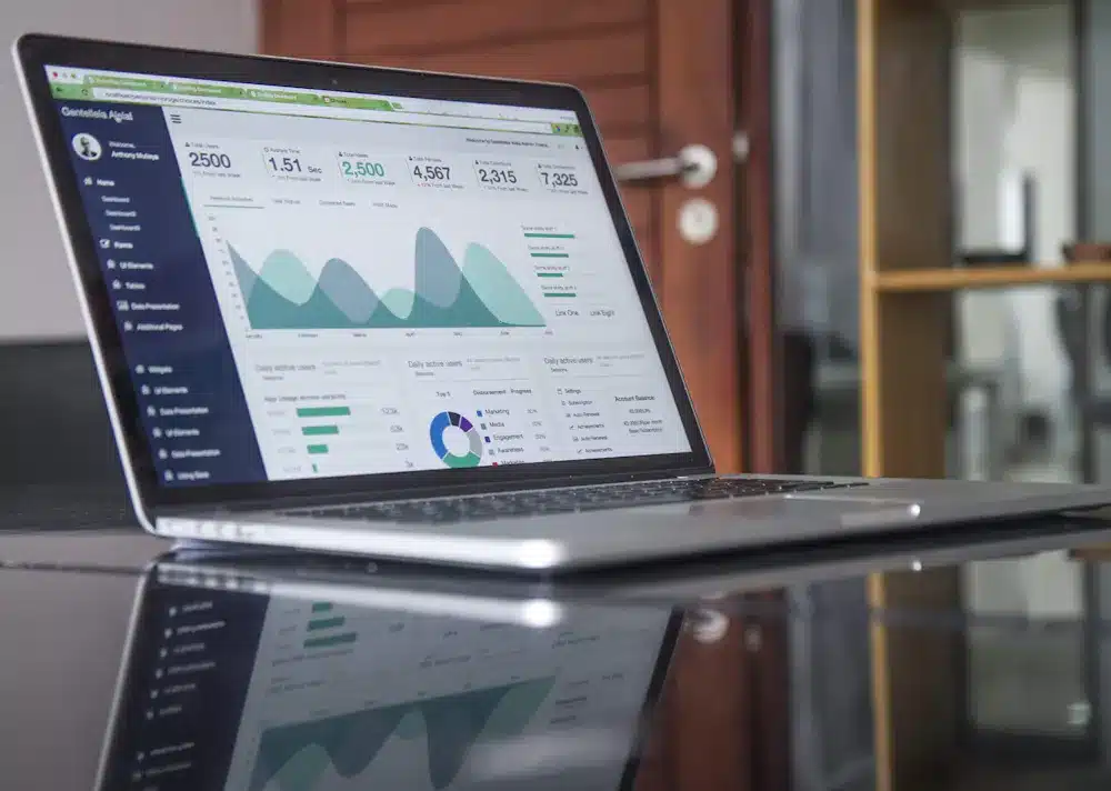 Análisis de datos y rendimiento dentro de una estrategia SEO